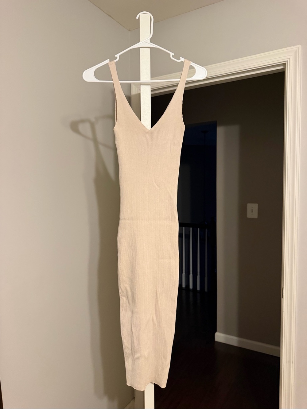 Forever 21 Nude Ribbed V-Neck Midi Dress